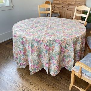 Vintage 1980’s Floral Round Tablecloth